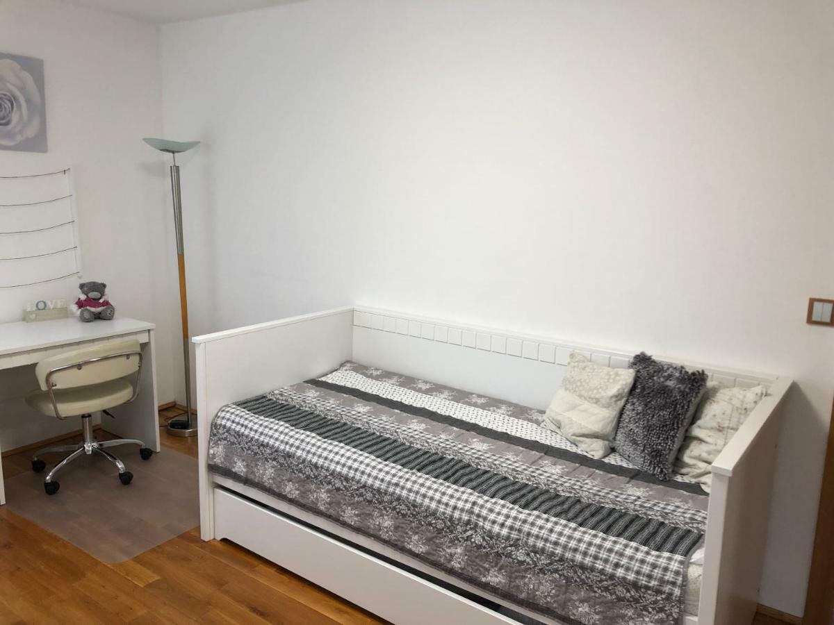 פרשוב Apartment Tekelova 95M2 מראה חיצוני תמונה
